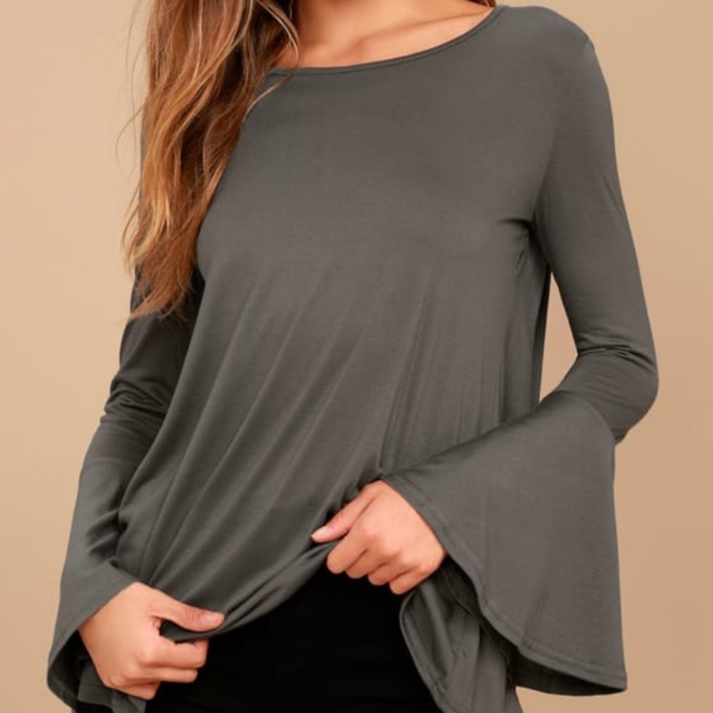 Lulu’s Gray Tie Back Peplum Sleeve Top
